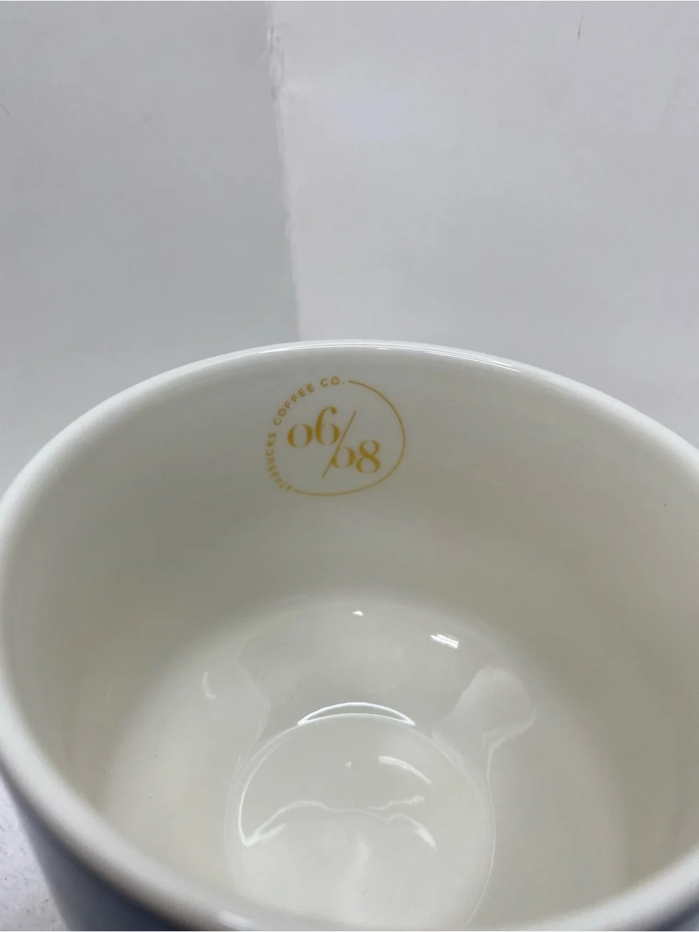 Starbucks 2015 Artisan Series 06/08 12 ounce Coffee Mug Mountain Design Gold RIm